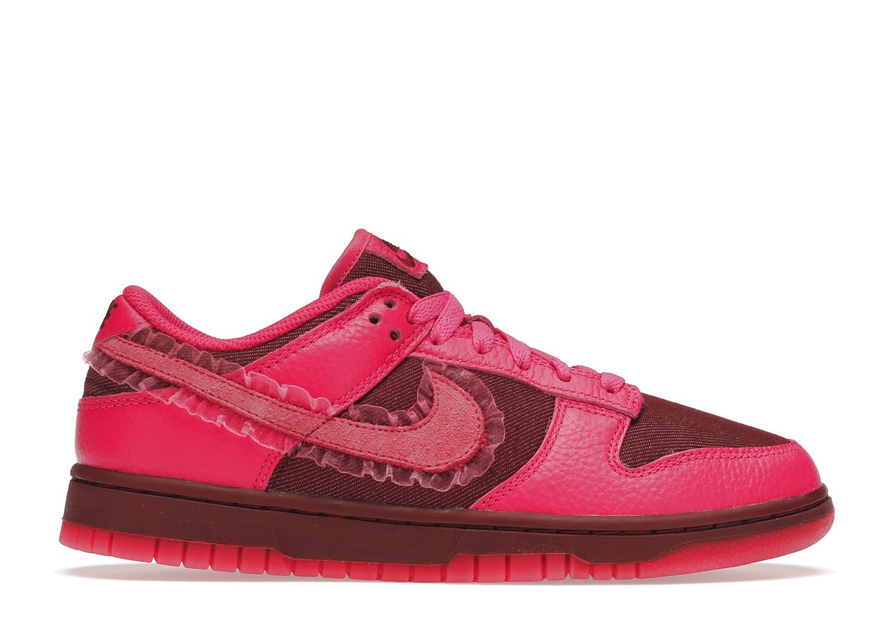 Nike Dunk Low Valentine's Day (2022) (W)