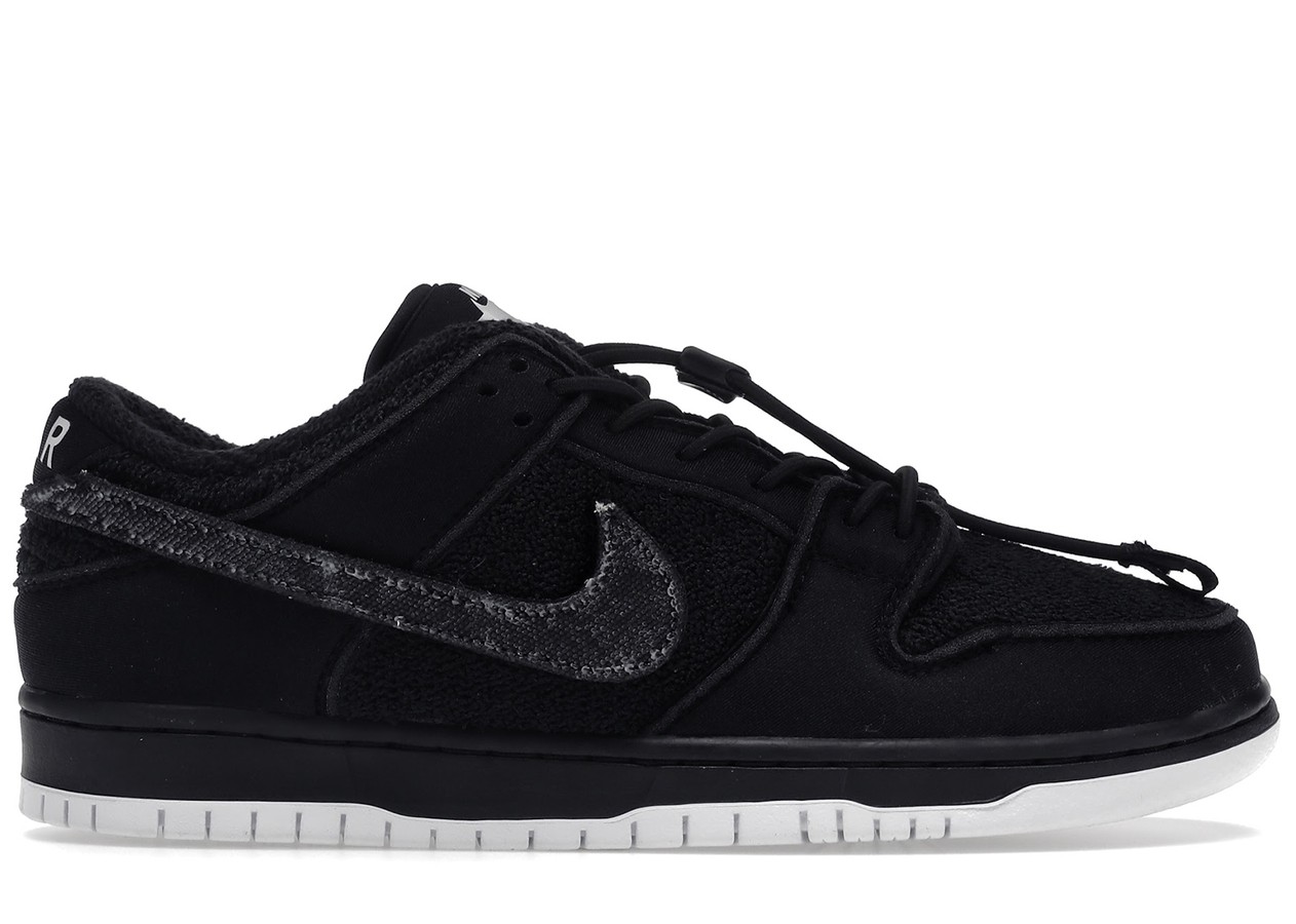 Nike SB Dunk Low Gnarhunters